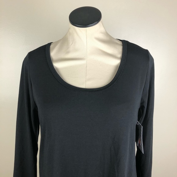 SOLD ❗️LulaRoe Solid Black Lynnae Top Medium - Picture 2 of 8